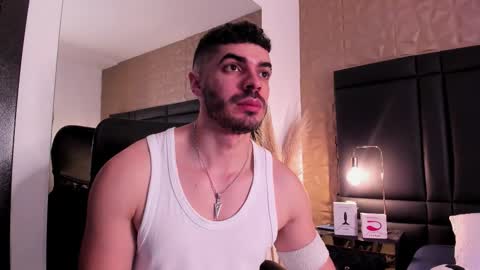 Snapshot of axelthompsom chatting on 11.20.25 Axel Thompsom online show from 11.20.25