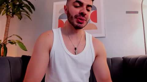 Snapshot of axelthompsom chatting on 11.30.25 Axel Thompsom online show from 11.30.25