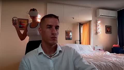 Axl online show from 10.08.25