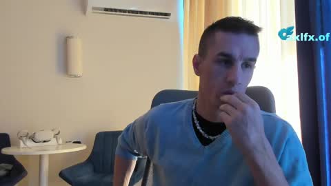 Snapshot of axl_fx chatting on 05.12.26 Axl online show from 05.12.26