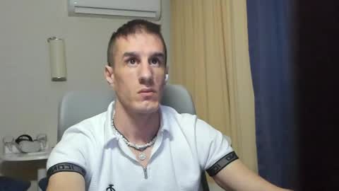 Snapshot of axl_fx chatting on 05.16.26 Axl online show from 05.16.26
