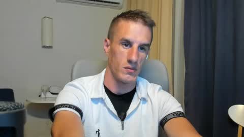 Snapshot of axl_fx chatting on 06.06.26 Axl online show from 06.06.26