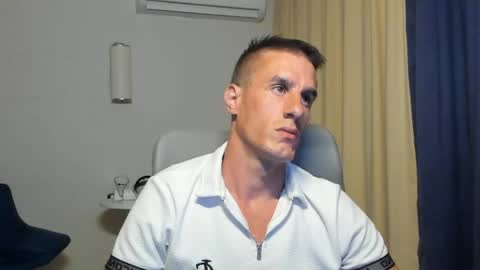 Snapshot of axl_fx chatting on 06.08.26 Axl online show from 06.08.26
