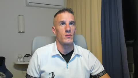 Snapshot of axl_fx chatting on 06.11.26 Axl online show from 06.11.26