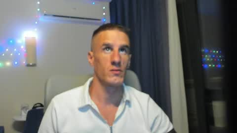 Snapshot of axl_fx chatting on 06.15.26 Axl online show from 06.15.26