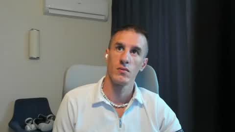 Snapshot of axl_fx chatting on 06.21.26 Axl online show from 06.21.26