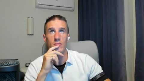 Snapshot of axl_fx chatting on 06.23.26 Axl online show from 06.23.26