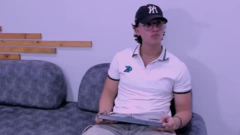 Snapshot of axxel_body chatting on 03.28.26 Axxel online show from 03.28.26