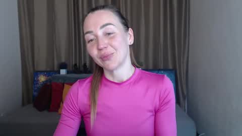 Snapshot of ay_kiss_jully chatting on 03.08.25 Jully online show from 03.08.25