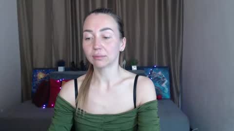 Snapshot of ay_kiss_jully chatting on 03.08.25 Jully online show from 03.08.25