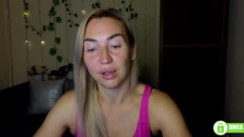 Snapshot of ay_kiss_jully chatting on 09.15.25 Jully online show from 09.15.25