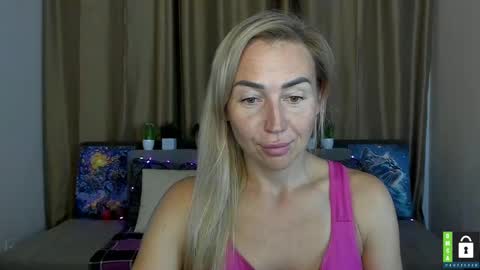 Snapshot of ay_kiss_jully chatting on 10.07.25 Jully online show from 10.07.25