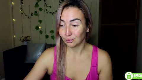 Snapshot of ay_kiss_jully chatting on 11.17.25 Jully online show from 11.17.25