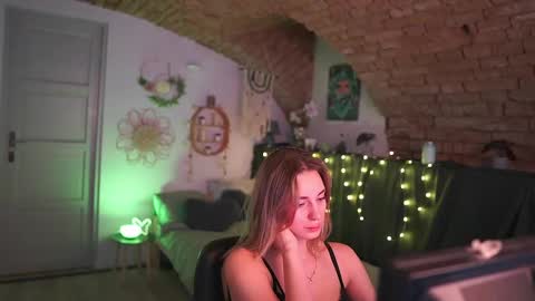 aya hitakayama  online show from 02.24.25