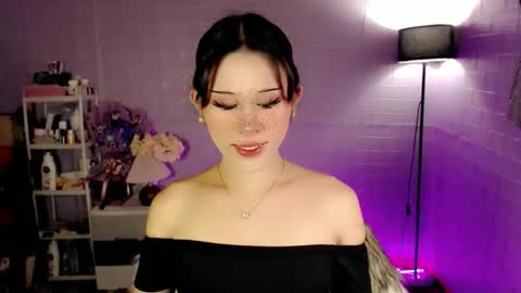 AYAHOSHILOVESYOU online show from 04.19.26