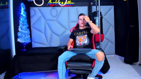 Snapshot of aydenmillerdom chatting on 12.28.24 Ayden Miller online show from 12.28.24