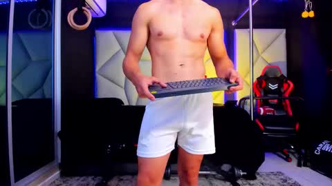 Snapshot of aydenmillerdom chatting on 11.24.25 Ayden Miller online show from 11.24.25