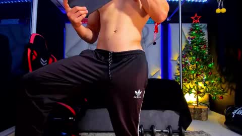 Snapshot of aydenmillerdom chatting on 12.14.25 Ayden Miller online show from 12.14.25