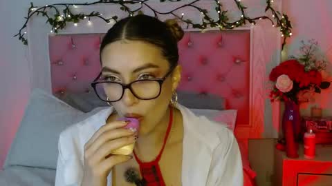 Snapshot of ayleen_m chatting on 05.08.26 AYLEEN online show from 05.08.26