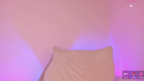 Snapshot of aylinnzambrano_ chatting on 03.08.25 Aylin online show from 03.08.25