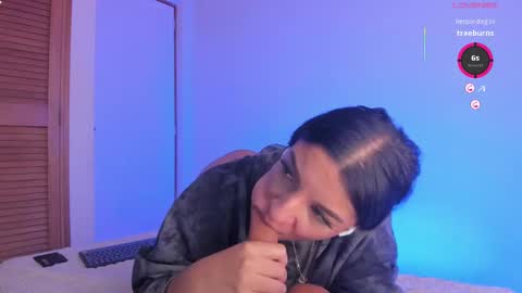 Snapshot of aylinnzambrano_ chatting on 03.12.25 Aylin online show from 03.12.25