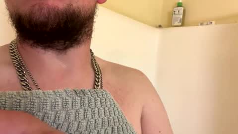 AyooItsMe online show from 10.14.25