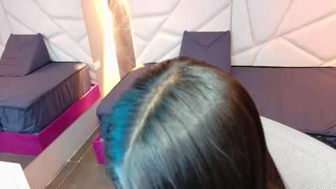 Aysel online show from 10.18.25