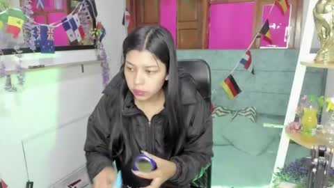 Snapshot of aysha_winxs chatting on 06.19.26 Aysha online show from 06.19.26