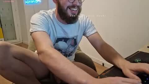 Snapshot of azagal22 chatting on 01.05.25 justin online show from 01.05.25