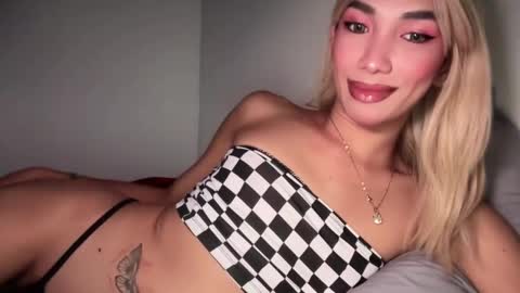 Snapshot of azalea_cum69 chatting on 05.26.26 azalea_cum69 online show from 05.26.26