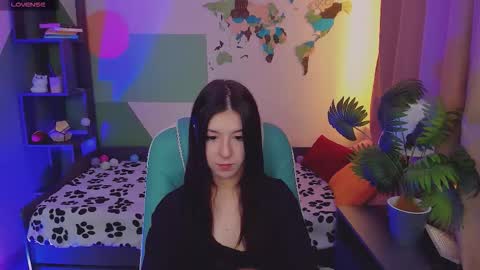 Snapshot of azaliya_haze chatting on 10.17.25 Azaliya online show from 10.17.25