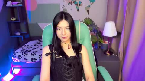 Snapshot of azaliya_haze chatting on 12.04.25 Azaliya online show from 12.04.25