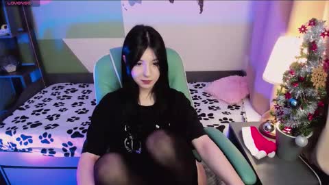 Snapshot of azaliya_haze chatting on 12.14.25 Azaliya online show from 12.14.25