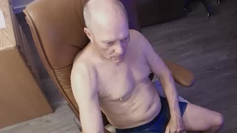 Snapshot of azmichael5 chatting on 02.16.26 Mike online show from 02.16.26