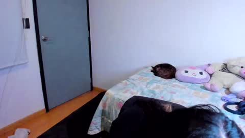 Azu Moure online show from 12.13.24