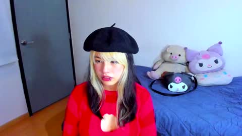 Azu Moure online show from 02.19.25