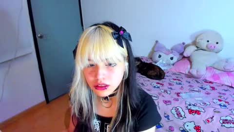 Azu Moure online show from 03.01.25