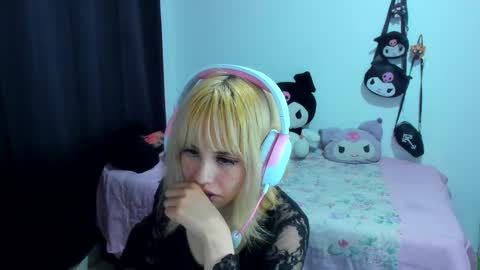 Azu Moure online show from 10.24.25