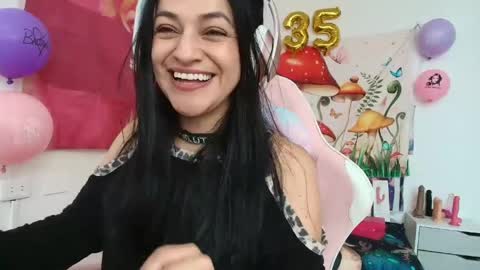 Azucena R online show from 05.06.26
