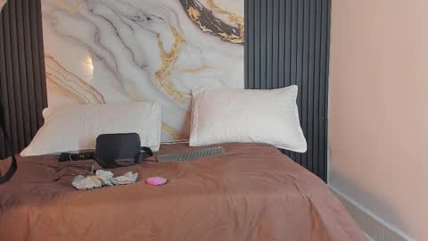  HONEY AZUL   online show from 11.22.25