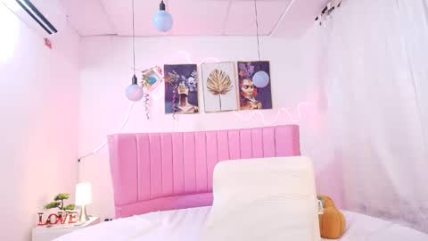 PRINCESS AZUL. online show from 05.05.26