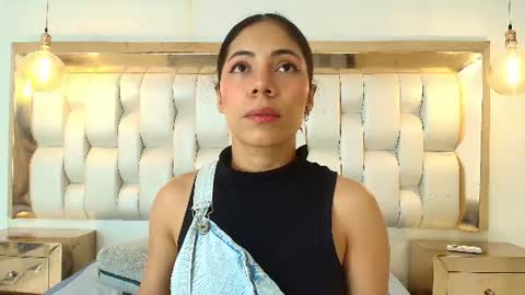 Snapshot of azulmaveric chatting on 07.13.26 AZUL online show from 07.13.26