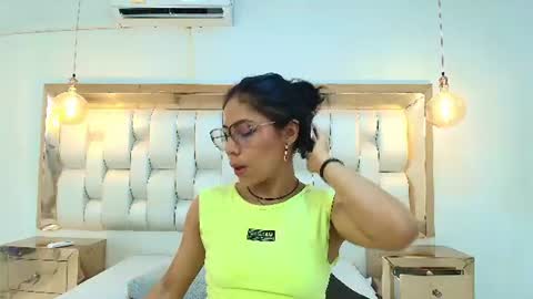 Snapshot of azulmaveric chatting on 07.25.26 AZUL online show from 07.25.26