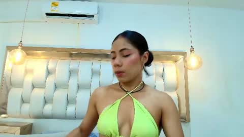 Snapshot of azulmaveric chatting on 07.28.26 AZUL online show from 07.28.26