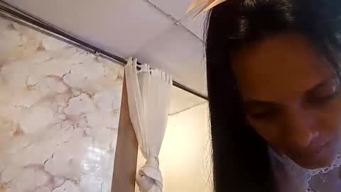 azura lion online show from 04.23.26