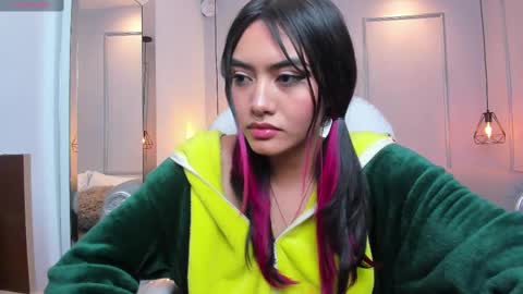 Azura online show from 03.12.25