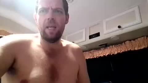 Snapshot of azza42086 chatting on 03.17.26 azza42086 online show from 03.17.26