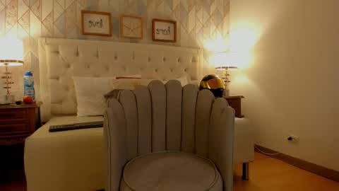 Anny online show from 10.13.25