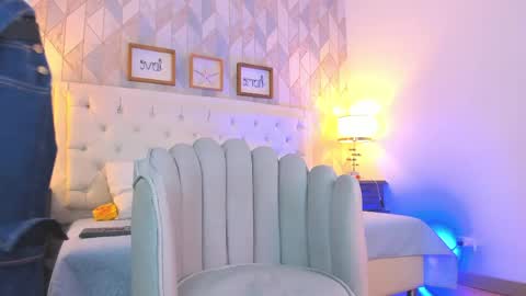 Anny online show from 04.24.26