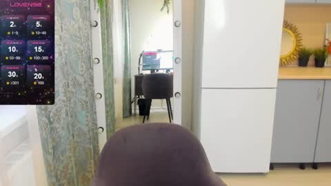 Snapshot of b_bonya_m chatting on 12.05.24 Bonya online show from 12.05.24